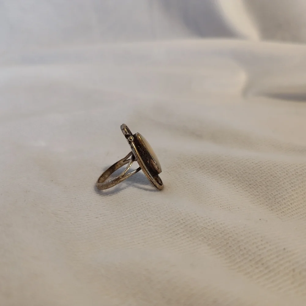 Beautiful Vintage 1950's Opal Ring Set In Sterling Silver Open Fret Work (6)
